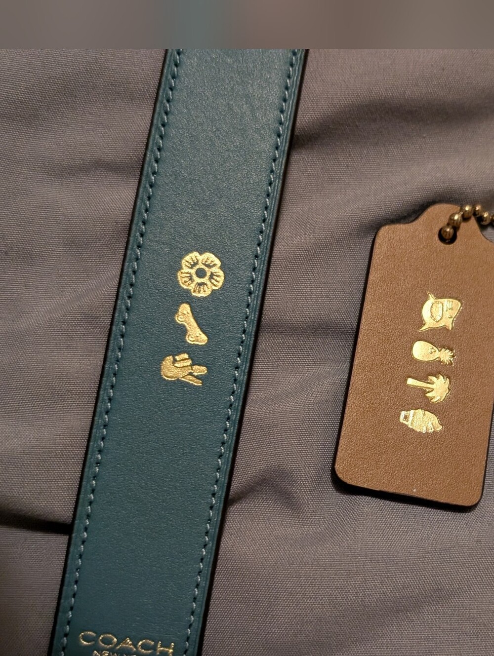 Coach Tags - Picture 3 of 5